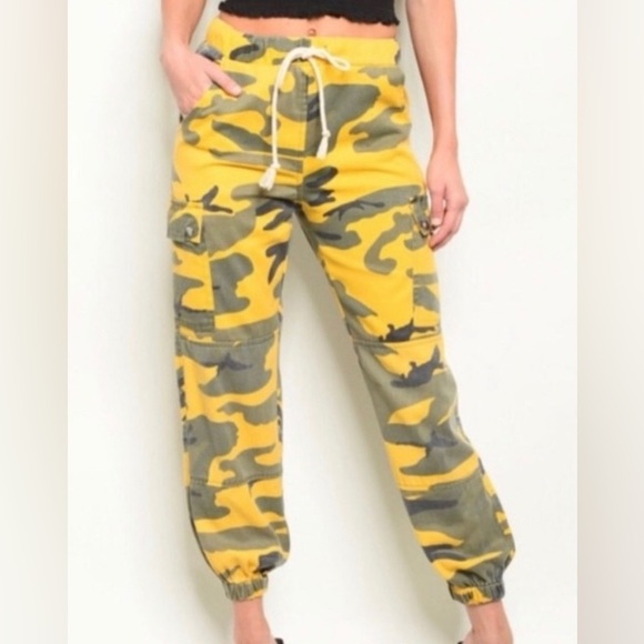 Women’s Camouflage Jogging Pants - NWT - Picture 4 of 4